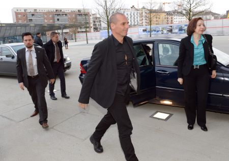 Διεθνή ΜΜΕ: «Ο μαρξιστής συναντά τον στρατηγό της λιτότητας»