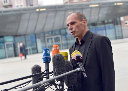 Βαρουφάκης: «Είμαι σίγουρος ότι Σόιμπλε και Μέρκελ θα μας δείξουν αλληλεγγύη»