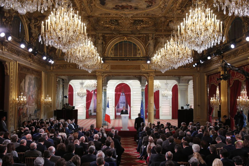 Ολάντ: Νόμιμη η απόφαση της ΕΚΤ-Να δει ο Τσίπρας τη Μέρκελ