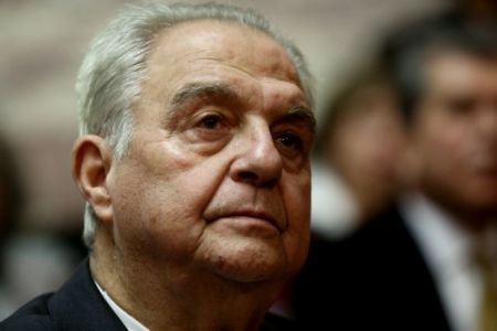 Φλαμπουράρης: «Να φέρουν όλοι τα λεφτά τους στην Ελλάδα»