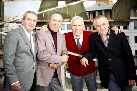 Οι Charms «Αυτοπροσώπως» στον Νίκο Θρασυβούλου