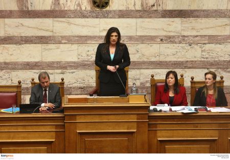 Ακύρωση μνημονιακών ρυθμίσεων λόγω απουσίας των έγκλειστων της Χ.Α. θέτει η Κωνσταντοπούλου