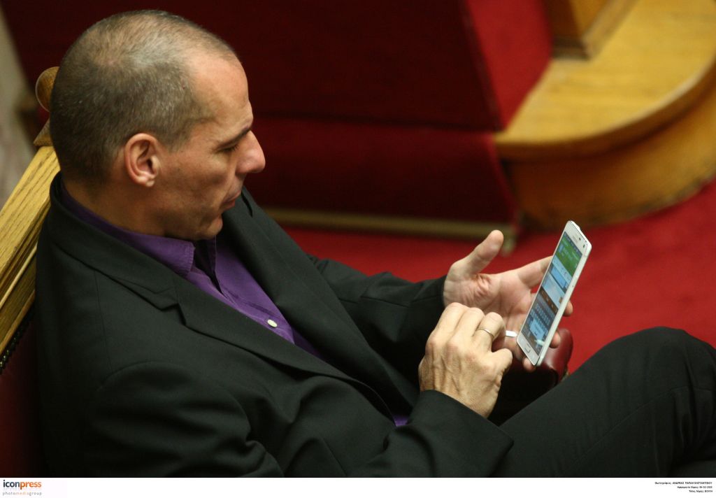 Βαρουφάκης: Έχουμε διασφαλίσει τα χρήματα για μισθούς και συντάξεις