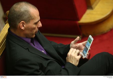 Βαρουφάκης: Έχουμε διασφαλίσει τα χρήματα για μισθούς και συντάξεις