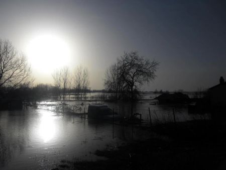 Πέφτει η στάθμη των νερών στον Εβρο – Πληγές μετρούν οι κάτοικοι