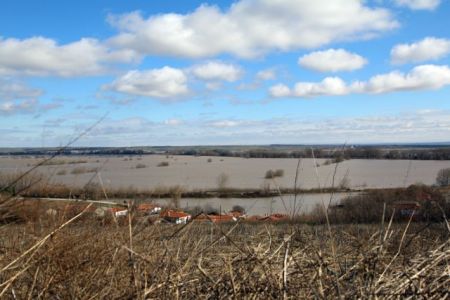 Στο όριο η στάθμη των νερών της λίμνης Κερκίνη, οχυρώνονται χωριά