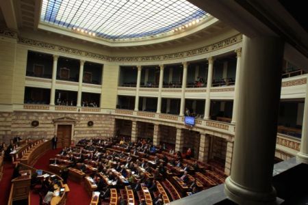 Βουλή: Με 162 «ναι» πήρε ψήφο εμπιστοσύνης η κυβέρνηση Τσίπρα (live)