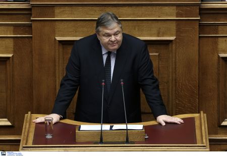 Βενιζέλος:«Η γραμμή της κυβέρνησης είναι υποχώρηση με κραυγή επίθεση»