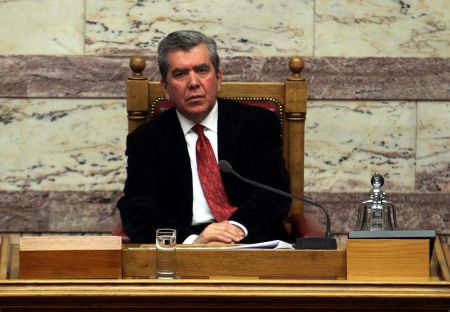 Μητρόπουλος: Αναγκαίοι οι έμπειροι νομικοί για τις παγίδες των δανειστών