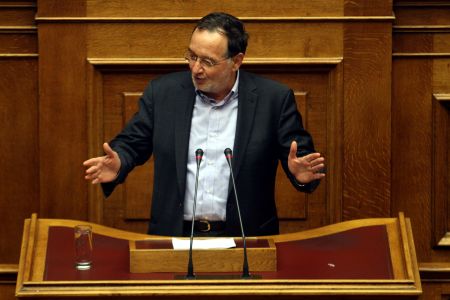 Λαφαζάνης: Τέλος μνημόνιο και τρόικα – Το πρόγραμμά μας δεν τεμαχίζεται