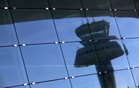 Ισπανία: Κυρώσεις σε όσους εργαζόμενους αεροδρομίων ταΐζουν αδέσποτα