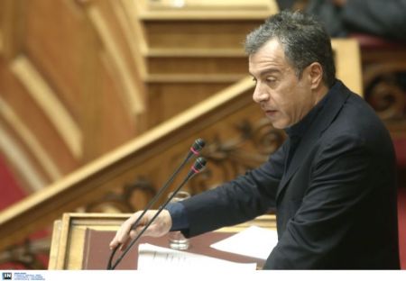 Theodorakis: “President must come from outside of the political system”
