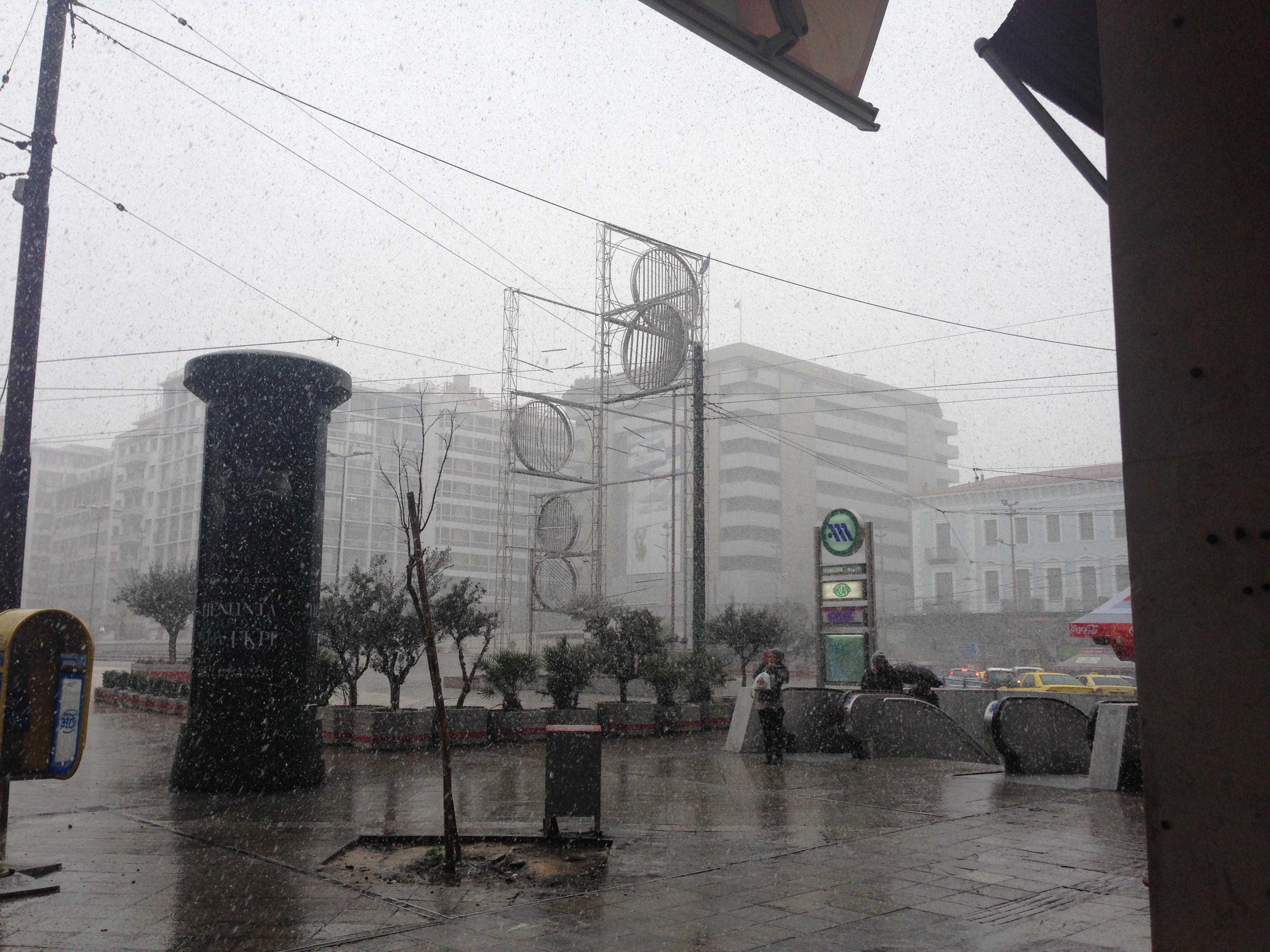 Snowfall in the center of Athens since Wednesday morning