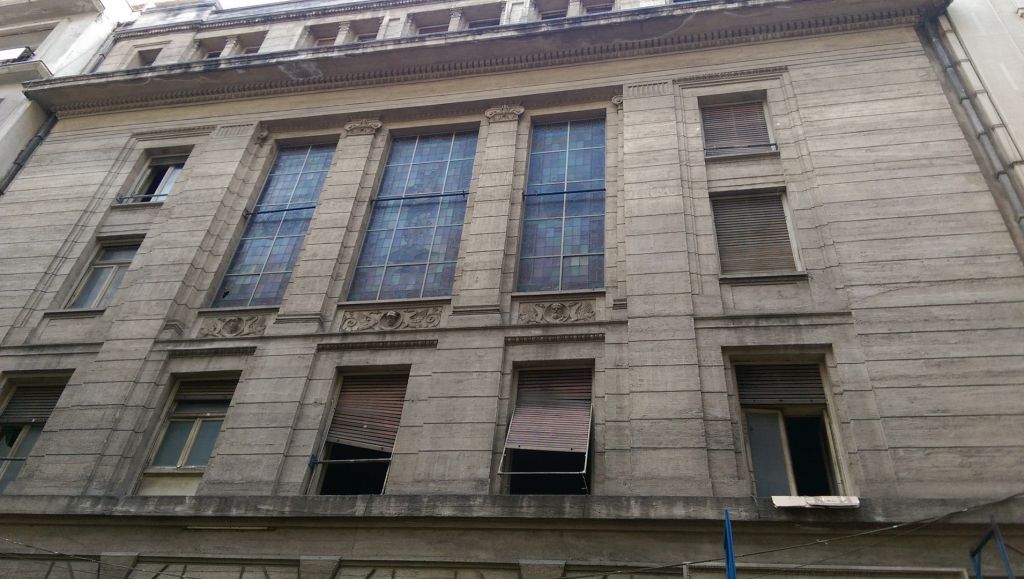 Σύγκρουση Καμίνη – Μίχαλου  για το κτίριο του ΕΒΕΑ της οδού Αμερικής