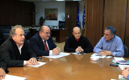 Σταδιακή και σε βάθος διετίας η επαναφορά του κατώτατου μισθού