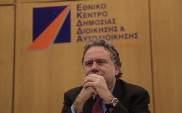 Κατρούγκαλος: Επαναπρόσληψη εκπαιδευτικών-σχολικών φυλάκων