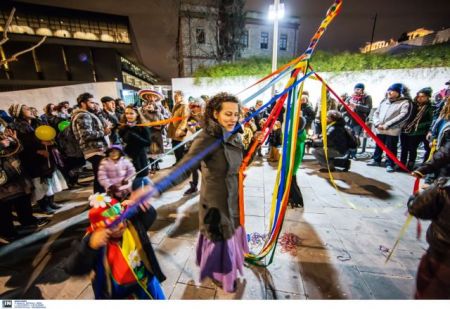 Άρωμα Αποκριάς στις πόλεις της Ελλάδας