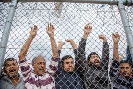 «Ομάδα κρούσης» αστυνομικών κατά μεταναστών στην Αμυγδαλέζα