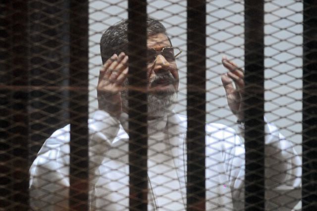 Αίγυπτος: Σε ισόβια για κατασκοπεία καταδικάστηκε ο Μόρσι