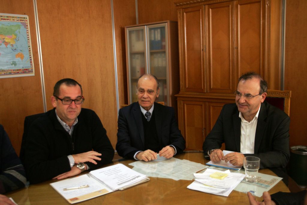 Ρωμανιάς: Με «νοθευμένες» μελέτες για τα Ταμεία οι μειώσεις