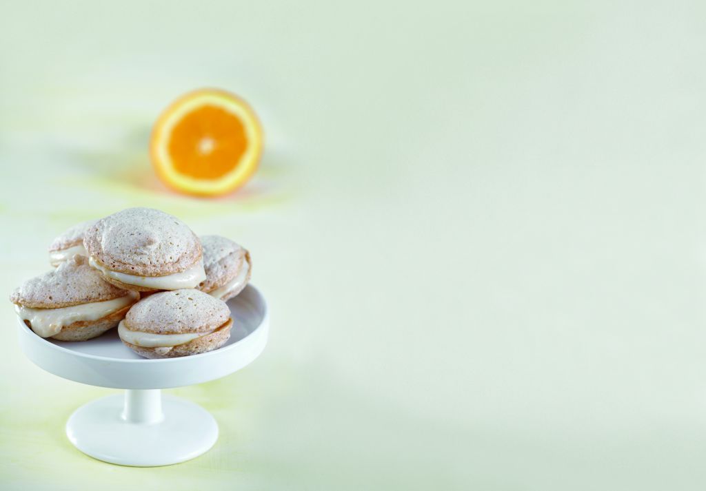 Μακαρόν με κρέμα πορτοκαλιού και κανέλας