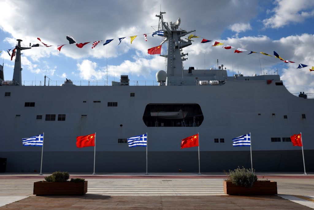 Στην τελετή υποδοχής του κινεζικού στόλου ο Αλ. Τσίπρας