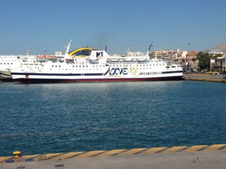 Δεμένα πλοία λόγω μη καταβολής δεδουλευμένων στα πληρώματα