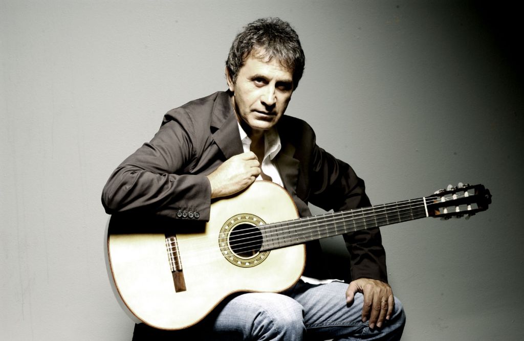 Ο Γιώργος Νταλάρας στα «Φώτα της πόλης»