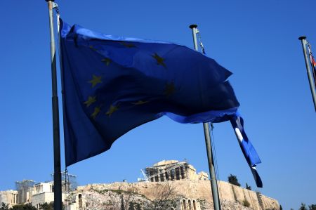 WSJ: «Ο Τσίπρας οδηγεί την Ελλάδα στην καταστροφή»
