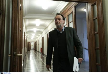 «Απαράδεκτες» κατά την κυβέρνηση αυξήσεις στα τιμολόγια της ΔΕΗ