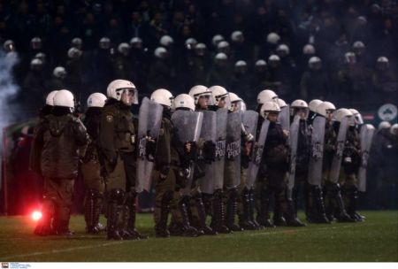 Οπτικό υλικό από Αστυνομικούς με πολιτικά μελετά η Εισαγγελία για τα επεισόδια στη Λεωφόρο