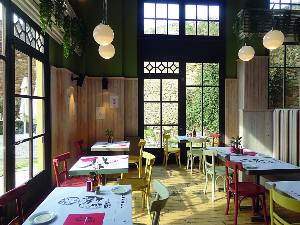 Εδώ Θεσσαλονίκη: Πόρτες στους μεζέδες