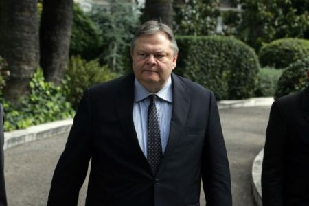 Βενιζέλος: Κάνουμε βήματα πίσω, πάμε για μνημόνιο 3