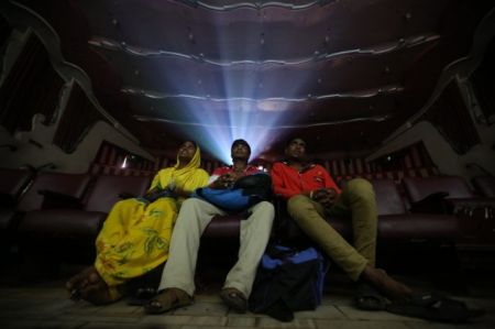 Ινδία: Αντιδράσεις για τη διακοπή προβολής ταινίας μετά από 20 χρόνια