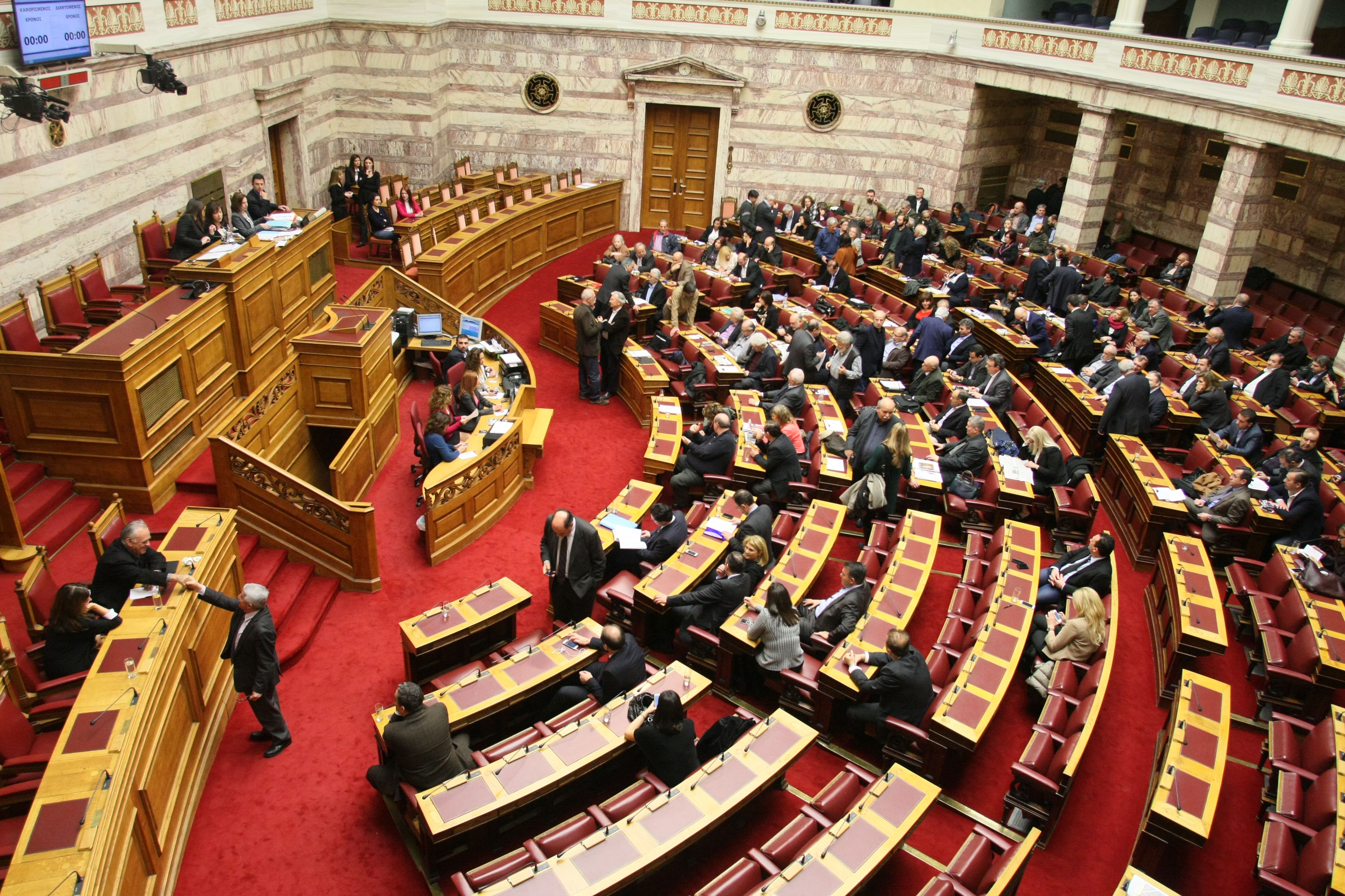 Εμμένει η Ζωή Κωνσταντοπούλου για την ακυρότητα ν/σ που ψηφίστηκαν απουσία της Χρυσής Αυγής