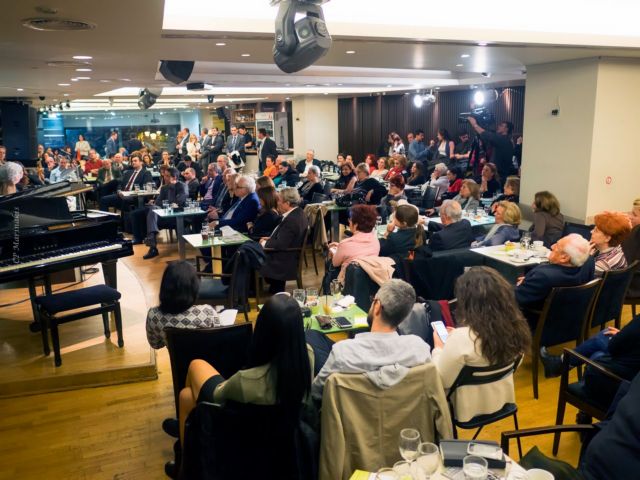 Το πρώτο Αζέρικο βιβλίο στα Ελληνικά