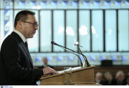 Στουρνάρας: Δεν υπάρχει πρόβλεψη για την άρση των capital controls