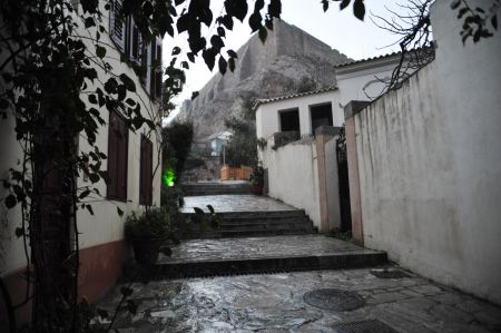 Τοπικές βροχές προβλέπονται την Κυριακή