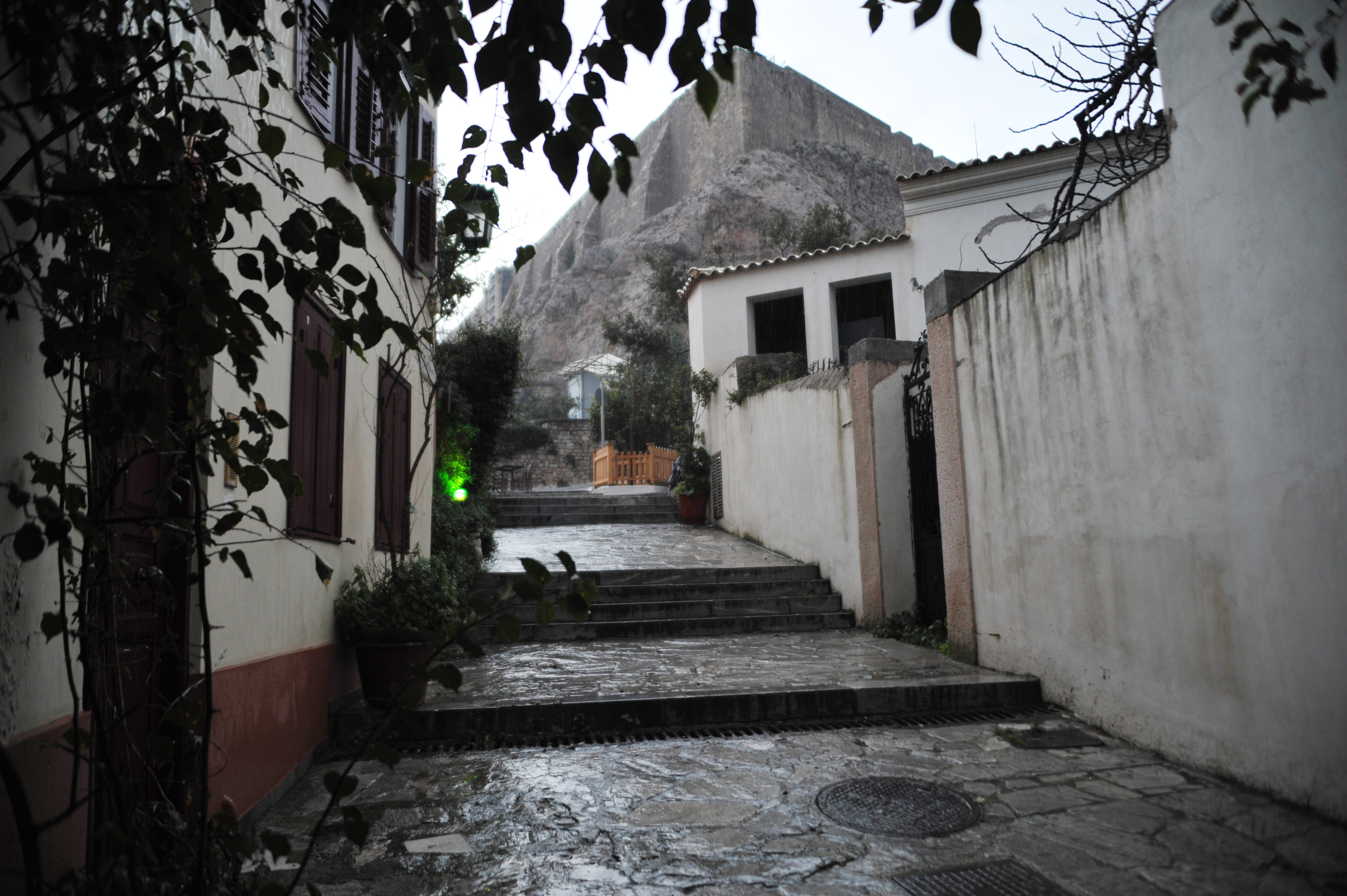 Τοπικές βροχές προβλέπονται την Κυριακή