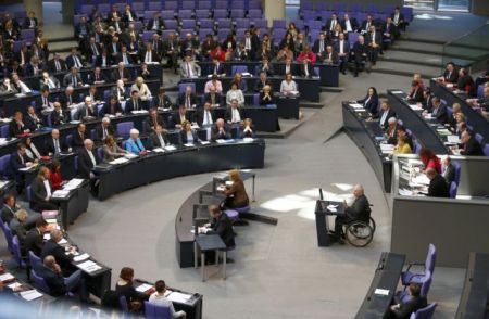 Υπερψηφίστηκε με 542 «ναι» η επέκταση του ελληνικού προγράμματος από τη γερμανική Βουλή