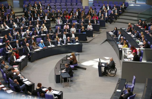 Υπερψηφίστηκε με 542 «ναι» η επέκταση του ελληνικού προγράμματος από τη γερμανική Βουλή