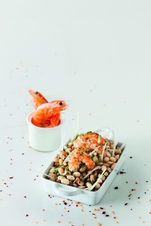 Σαλάτα με φασόλια και γαρίδες