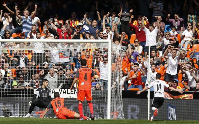 Νίκησε και παραμένει σε τροχιά Champions League η Βαλένθια