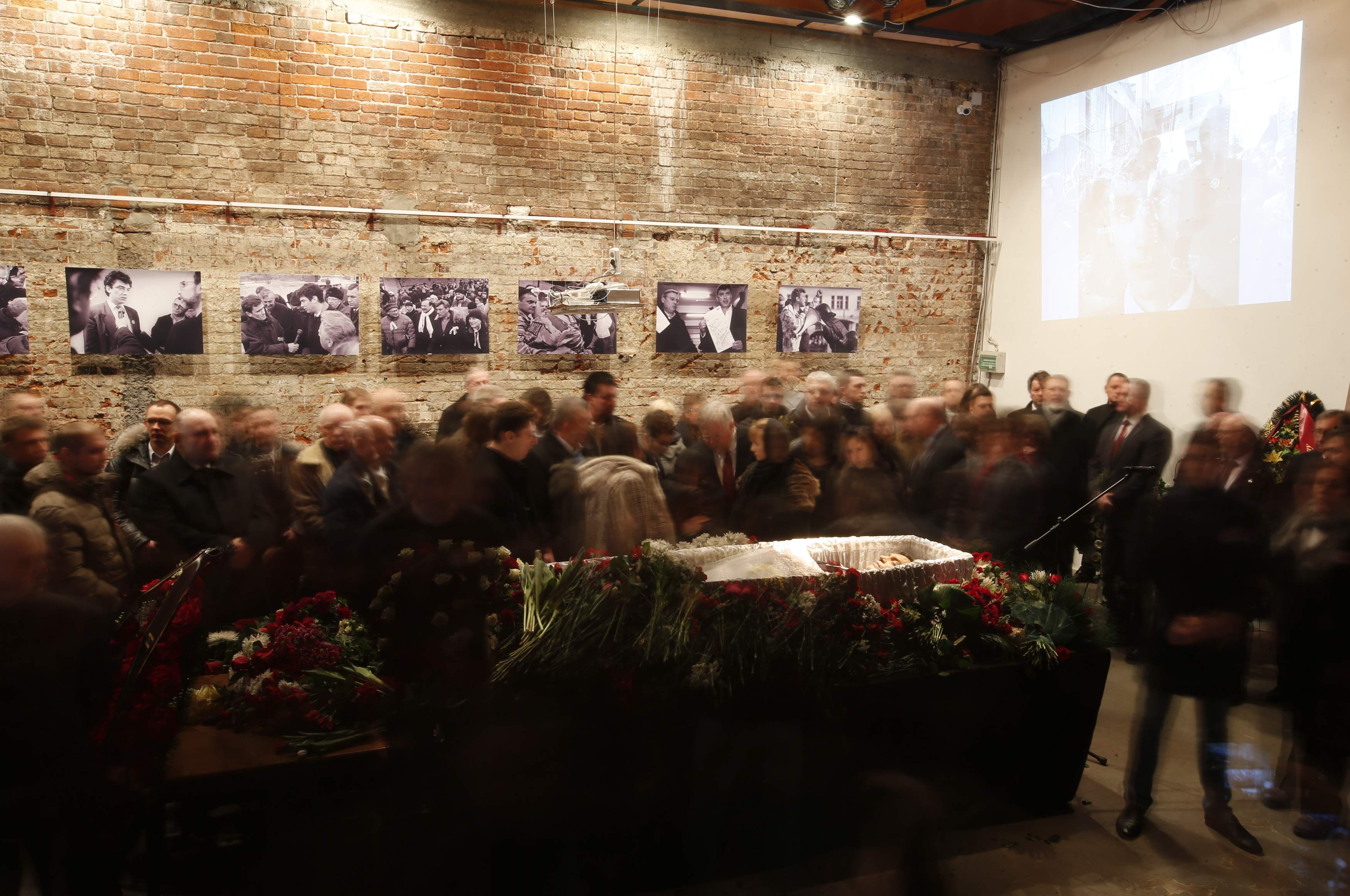 Φόρο τιμής στον Νεμτσόφ απέτισε η ρωσική αντιπολίτευση