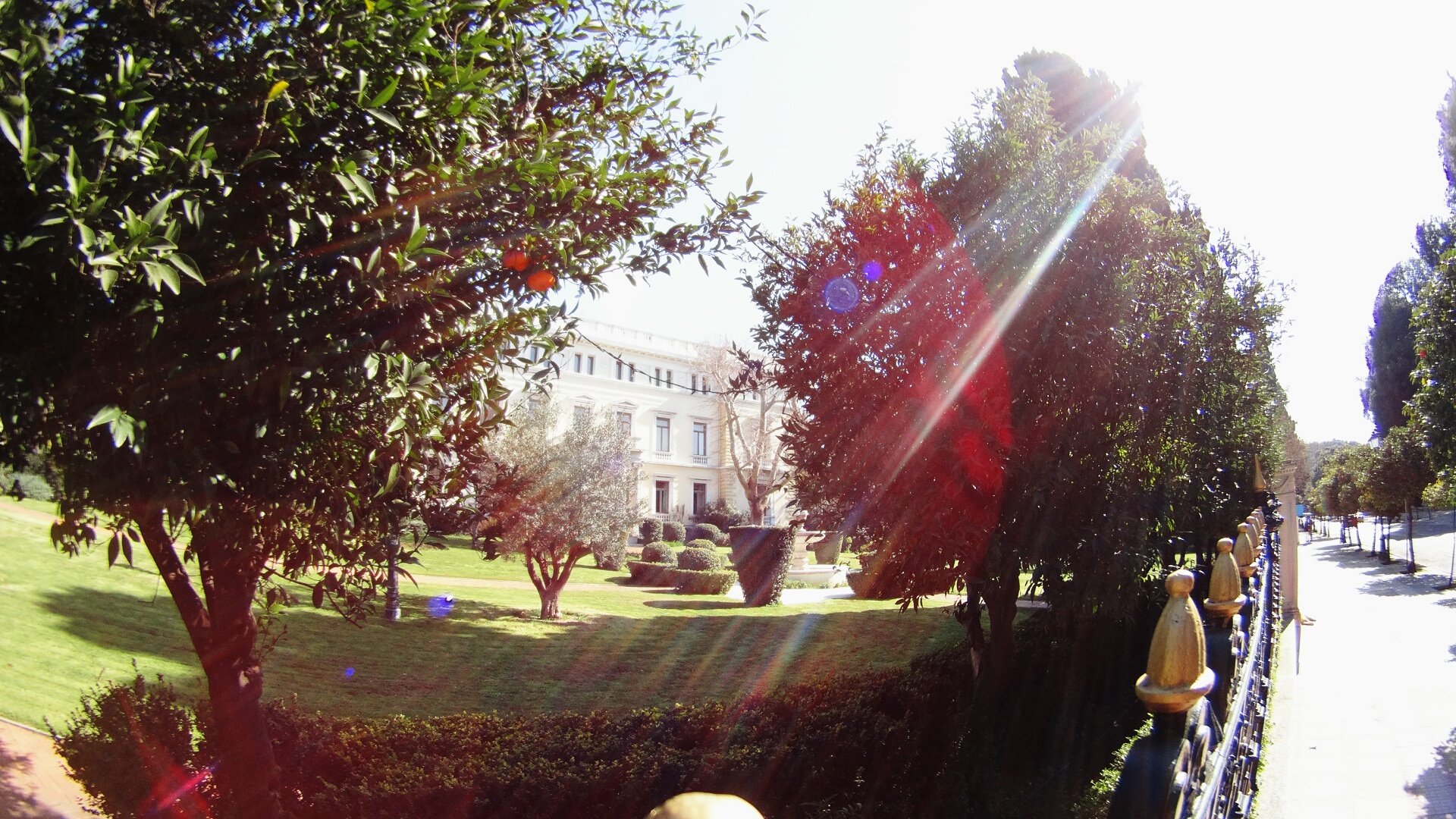 Outgoing President Papoulias invites his successor Pavlopoulos for lunch