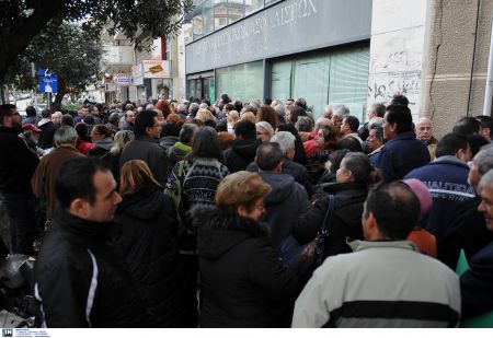 Στρατούλης: Απαράδεκτες οι ουρές και η ταλαιπωρία ασφαλισμένων στο ΙΚΑ