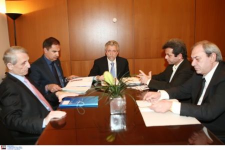 Διορία Κοντονή στην ΕΠΟ για «ισονομία ή αναβολή πρωταθλημάτων»