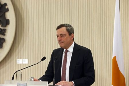Ντράγκι: Ολοκληρώστε την αξιολόγηση για να μπείτε στη χρηματοδότηση