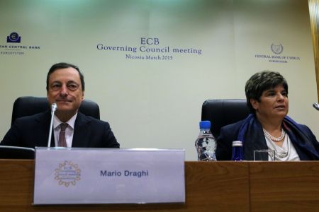 Ντράγκι:Βοήθεια η συννενόηση με τους θεσμούς στις ελληνικές τράπεζες