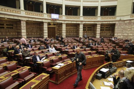 Κωνσταντοπούλου: Να παραδώσουν τα γραφεία οι πρώην πρωθυπουργοί